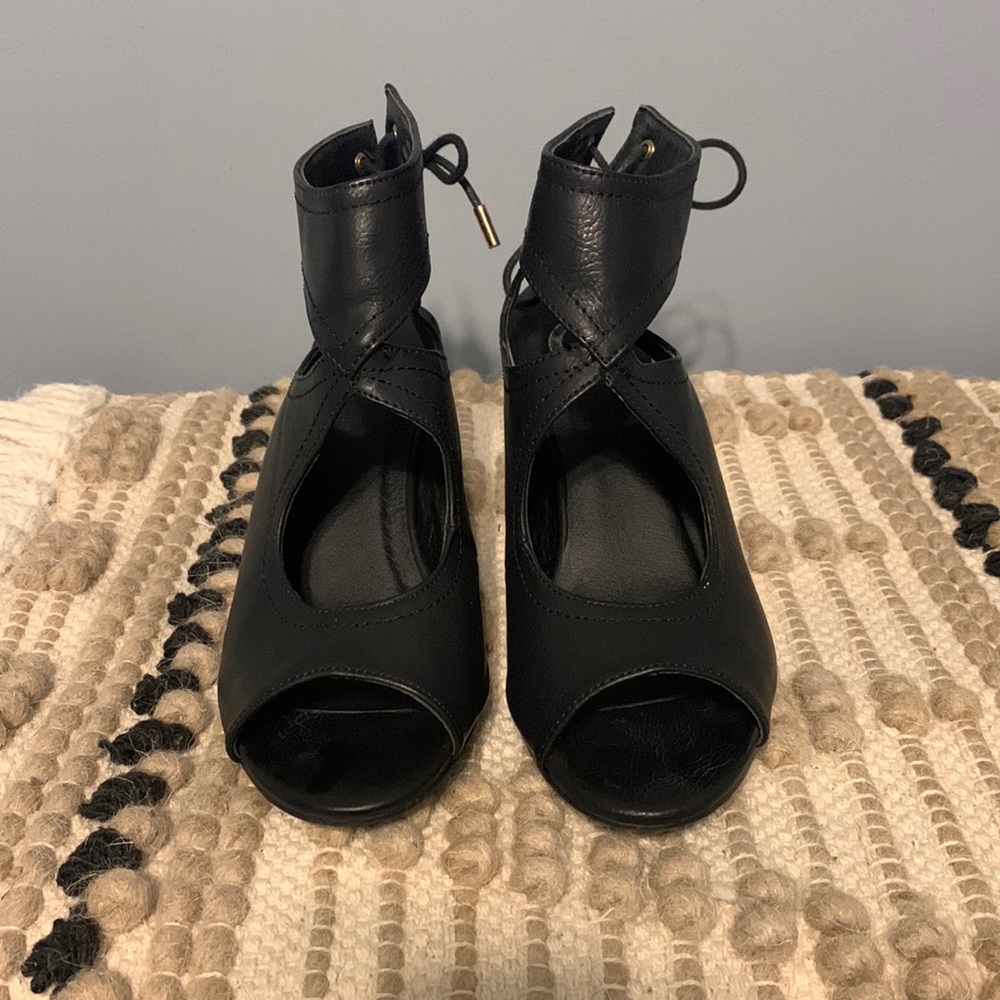 Journee Collection Black Wedge Sandal ,Size 8